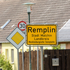 Remplin ist ein Ortsteil der Stadt Malchin im Landkreis Mecklenburgische Seenplatte in Mecklenburg-Vorpommern - bis 2009 war Remplin eine selbständige Gemeinde.