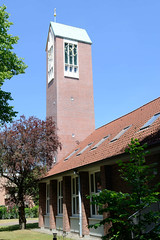 Fotos aus dem Hamburger Bezirk und Stadtteil Wandbek; St. Stephan-Kirche - geweiht 1956, Architekt Horst Fischer.