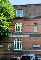 Fotos aus dem Hamburger Stadtteil Sankt Pauli, Bezirk Hamburg Mitte; Rumbaumsche Schule in der Flora-Neumann-Straße - errichtet 1892 - Architekt Gustav Zinnow.