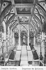 Historisches Foto von Budapest (ca. 1900); Treppenhaus Parlament.