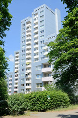 Fotos aus dem Hamburger Bezirk und Stadtteil Wandbek; Hochhaus - Wohnanlage an der Lesserstraße.