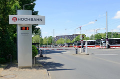 Fotos aus dem Hamburger Bezirk und Stadtteil Wandbek; Betriebshof der Hamburger Hochbahn - Busbetriebshof in der Wendemuthstraße.