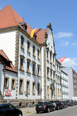 Fotos aus dem Hamburger Bezirk und Stadtteil Wandbek; Amtsgericht in der Schädlerstraße - errichtet 1908, Architekt  Paul Thoemer.