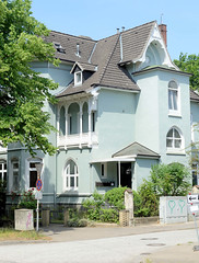 Fotos aus dem Hamburger Bezirk und Stadtteil Wandbek; Villa in der Neumann Reichardt Straße.