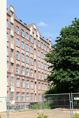 Fotos aus dem Hamburger Stadtteil Sankt Pauli, Bezirk Hamburg Mitte; ehem. Fabrikgebäude in der Glashüttenstraße.