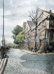 Alte Fachwerkhäuser an der Aussenkajen in der Hamburger Altstadt ca. 1870, Kopfsteinpflaster - lks. Segel der Frachtschiffe im Dovenfleet / Binnenhafen.