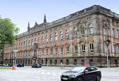 Fotos aus dem Hamburger Stadtteil Neustadt, Bezirk Hamburg Mitte; Gebäude der ehemaligen Oberpostdirektion am Gorch Fock Wall.
