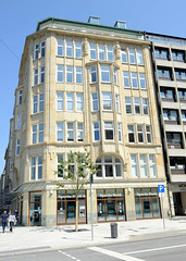 Fotos aus dem Hamburger Stadtteil Altstadt, Bezirk Hamburg Mitte; Kontorhaus / Senator-Hayn-Haus am Ballindamm - das Bürogebäude wurde 1908 errichtet, Architekt George Radel.