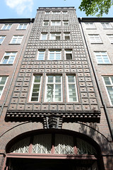 Fotos aus dem Hamburger Stadtteil Neustadt, Bezirk Hamburg Mitte;  Dienstgebäude für die Justizbehörde und Post-Zollabfertigungsstelle in der Drehbahn - Architekt Fritz Schumacher.