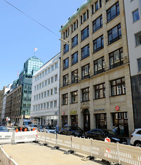 Fotos aus dem Hamburger Stadtteil Altstadt, Bezirk Hamburg Mitte; Kontorhäuser, Bürogebäude in der Ferdinandstraße.