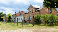 Gorlosen  ist ein Ortsteil der gleichnamigen Gemeinde im Amt Grabow -  Landkreis Ludwigslust-Parchim in Mecklenburg-Vorpommern.
