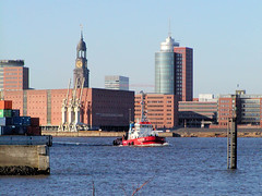Fotos vom Hansahafen im  Hamburger Stadtteil Kleiner Grasbrook; Blick vom Hansahöft über die Norderelbe zum Kaispeicher A (2002).
