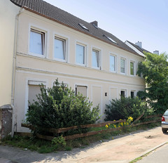 Fotos aus dem Hamburger Bezirk und Stadtteil Wandsbek; Wohnhaus in der Hundstraße - das Gebäude wurde um 1880 errichtet und steht unter Denkmalschutz.