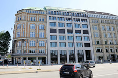 Fotos aus dem Hamburger Stadtteil Altstadt, Bezirk Hamburg Mitte; Denkmalgeschützte Kontorhäuser am Anfang des Ballindamms.