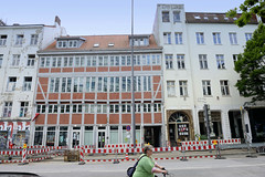 Fotos aus dem Hamburger Stadtteil Neustadt, Bezirk Hamburg Mitte; historisches Wohnhaus im Valentinskamp - das im 18. Jahrhundert erbaute Gebäude steht unter Denkmalschutz.