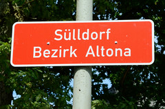 Fotos aus dem Hamburger Stadtteil Sülldorf im Bezirk Hamburg Altona; Ortsschild, Ortsgrenze/Stadtteilgrenze.