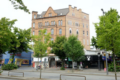 Fotos aus dem Hamburger Stadtteil Sankt Pauli, Bezirk Hamburg Mitte; Wohngeschäftshaus an der Reeperbahn - errichtet 1889 Architekten Peters + Liebel.