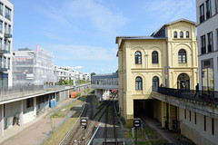 Bilder vom Bahnhof  im Hamburger Stadtteil Blankenese. Das Bahnhofsgebäude wurde 1867 errichtet und 2007 restauriert.