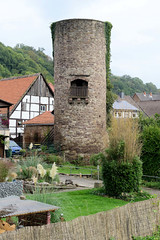 Helmarshausen ist ein Stadtteil der Stadt Bad Karlshafen im nordhessischen Landkreis Kassel und seit 1929 staatlich anerkannter Luftkurort.