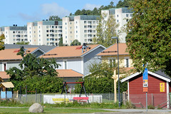Tumba  ist eine Stadt in der schwedischen Provinz Stockholms län und der historischen Provinz Södermanland und hat hat ca. 40 000 EinwohnerInnen.