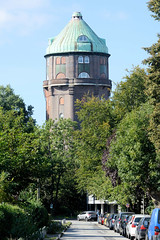 Fotos aus dem Hamburger Stadtteil Wilhelmsburg, Bezirk Hamburg-Mitte; Wilhelmsburger Wasserturm am Groß Sand - errichtet 1911 - das Gebäude steht als Industriedenkmal unter Denkmalschutz.