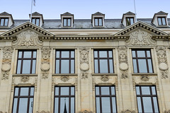 Fotos aus dem Hamburger Stadtteil Altstadt, Bezirk Hamburg Mitte; Fassade vom Asia-Haus an der Willy Brandt Straße - das Gebäude / Kontorhaus wurde 1906 errichtet, Architekt George Radel.