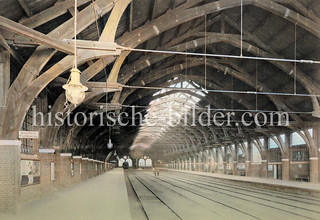 Innenansicht, Bahnsteig des Berliner Bahnhofs in Hamburg Hammerbrook am Deichtorplatz zwischen der Banksstraße und Amsinckstraße; fertiggestellt 1857, stillgelegt 1903 mit Eröffnung des Hamburger Hauptbahnhofs.