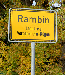Rambin ist ein Ort  und Gemeinde im  Landkreis Vorpommern-Rügen  auf der Insel Rügen in Mecklenburg-Vorpommern.