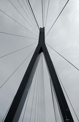 Fotos der Köhlbrandbrücke im Hamburger Hafen - Verbindung zwischen den Stadtteilen Steinwerder und Wilhelmsburg. Die Pylone der Brücke haben ein Höhe von ca. 135 m.