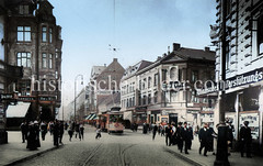 Blick in die Ottenser Hauptstraße, lks. der Spritzenplatz, ca. 1920.
