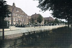 Hauptgebäude / Eingang vom  Allgemeinen Krankenhaus in Hamburg Barmbek. Das Krankenhaus wurde 1913 eröffnet, es bestand aus über 60 Einzelgebäuden in Pavillonbauweise und hatte über 2000 Betten.