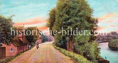 Historische Ansicht von der Deichstraße von Curslack in den Vierlanden, rechts die Doveelbe (1905).