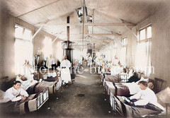Innenansicht einer Cholerabaracke des Marienkrankenhauses in Hamburg Hohenfelde, 1892. Insgesamt erkranken in Hamburg damals 16.596 Menschen an der Cholera , 8.605 von ihnen starben.