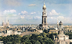 Historisches Panorama mit den Hamburger Türmen - re. das Bismarckdenkmal, ca. 1920.