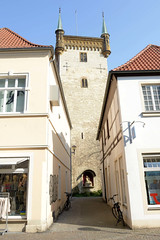 Die Stadt Warendorf ist die Kreisstadt des Kreises Warendorf - sie liegt im Regierungsbezirk Münster im Bundesland Nordrhein-Westfalen; Turm der Pfarrkirche St. Marien.