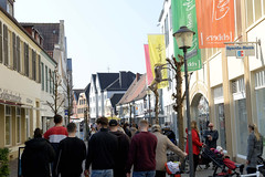 Die Stadt Warendorf ist die Kreisstadt des Kreises Warendorf - sie liegt im Regierungsbezirk Münster im Bundesland Nordrhein-Westfalen; FussgängerInnenzone Freckenhorster Straße.