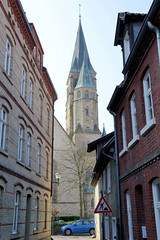 Die Stadt Warendorf ist die Kreisstadt des Kreises Warendorf - sie liegt im Regierungsbezirk Münster im Bundesland Nordrhein-Westfalen; Blick zur St. Laurentiuskirche.