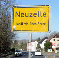 Neuzelle - niedersorbisch Nowa Cala - ist ein Erholungsort in der gleichnamigen Gemeinde  im Landkreis Oder-Spree im Bundesland Brandenburg.