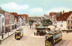 Historische Luftansicht vom Sand in Harburg - historische Bebauung, zwei Straßenbahnen und Pferdefuhrwerke auf der Straße.