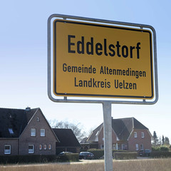 Der Ort Eddelstorf liegt im Landkreis Uelzen in der Gemeinde Altenmedingen in der Lüneburger Heide im Bundesland Niedersachsen.