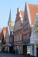 Telgte  ist eine Stadt im Kreis Warendorf im Bundesland Nordrhein-Westfalen; Geschäftshäuser Steinstraße.
