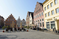 Die Stadt Warendorf ist die Kreisstadt des Kreises Warendorf - sie liegt im Regierungsbezirk Münster im Bundesland Nordrhein-Westfalen; historischer Marktplatz.