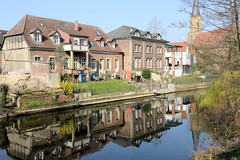 Telgte  ist eine Stadt im Kreis Warendorf im Bundesland Nordrhein-Westfalen; Wohnhäuser an der Ems.