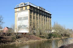 Guben (niedersorbisch und polnisch Gubin)  ist eine Kleinstadt im Landkreis Spree-Neiße in der brandenburgischen Niederlausitz.