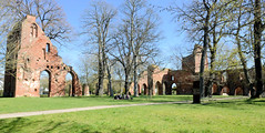 Eldena ist ein Ortsteil der Hansestadt Greifswald in Mecklenburg-Vorpommern; Ruine des ehem. Zisterzisenserklosters.