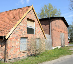Bresegard bei Picher ist ein Ort und gleichnamige Gemeinde im Landkreis Ludwigslust-Parchim in Mecklenburg-Vorpommern; Satteldachgebäude und Scheune.