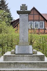Kirch Jesar ist ein Ort und gleichnamige  Gemeinde im Landkreis Ludwigslust-Parchim in Mecklenburg-Vorpommern; Weltkriegsdenkmal - " für die gefallenen Helden".