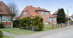 Jasnitz ist ein Ortsteil der Gemeinde Pcher im Landkreis Ludwigslust-Parchim in Mecklenburg-Vorpommern; Wohnhaus mit Krüppelwalmdach und Zwerchgiebel.