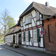 Medingen ist ein Ortsteil von Bad Bevensen in Niedersachsen;  Fachwerkgebäude.