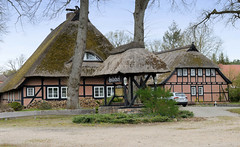 Morass ist ein Ort in der gleichnamigen Gemeinde  im Landkreis Ludwigslust-Parchim in Mecklenburg-Vorpommern;  Fachwerkgebäude mit Reetdach - Gasthof.